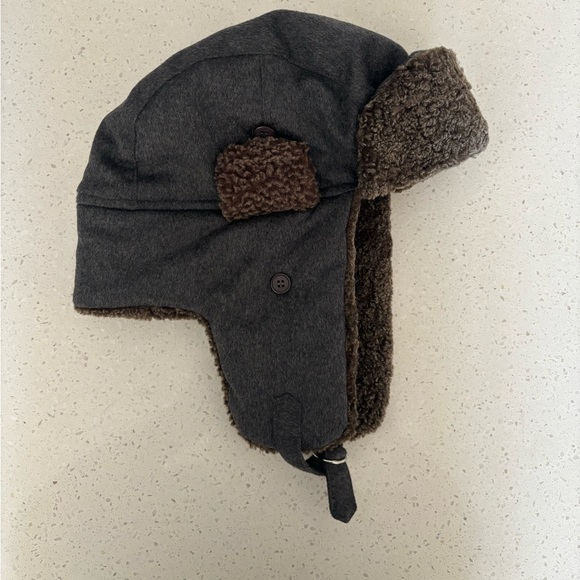Dartmoor Trapper hat w/ faux fur & quilted poly lining. Excellent used condition - Picture 2 of 4